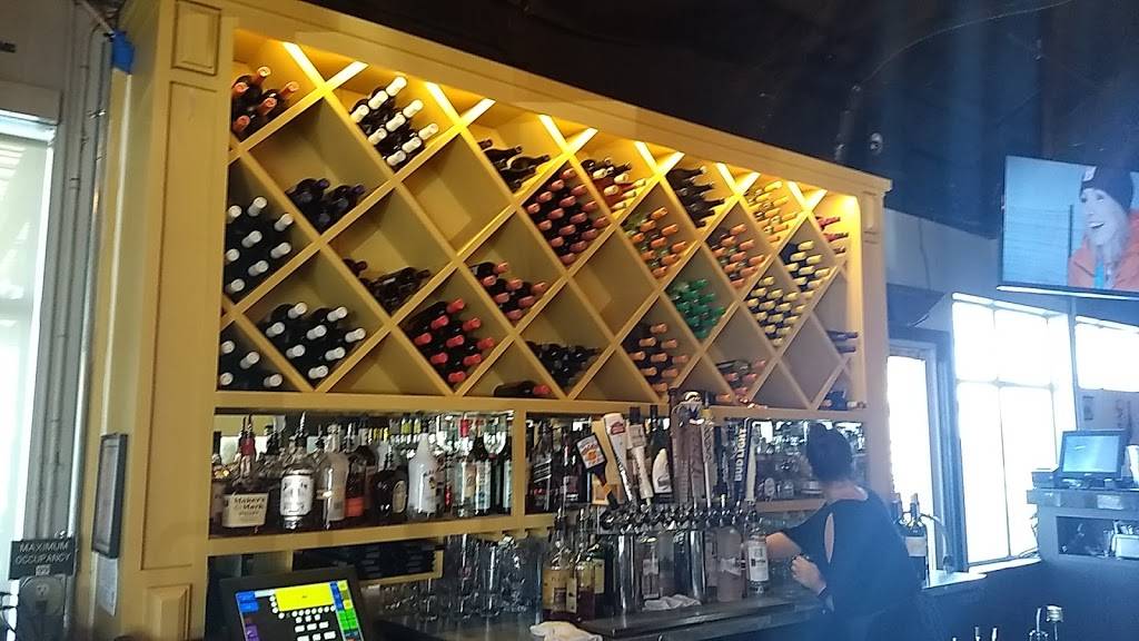 LOT 88 Restaurant & Bar | restaurant | 8988 Brooks Rd S, Windsor, CA 95492, USA | 7076200750 OR +1 707-620-0750