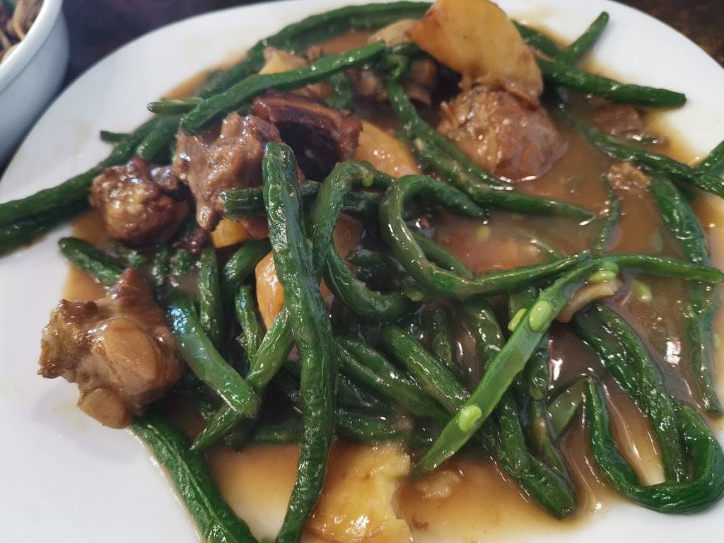 一家人私房菜 | restaurant | 1030 Adelaide St N, London, ON N5Y 2M9, Canada | 5196018868 OR +1 519-601-8868