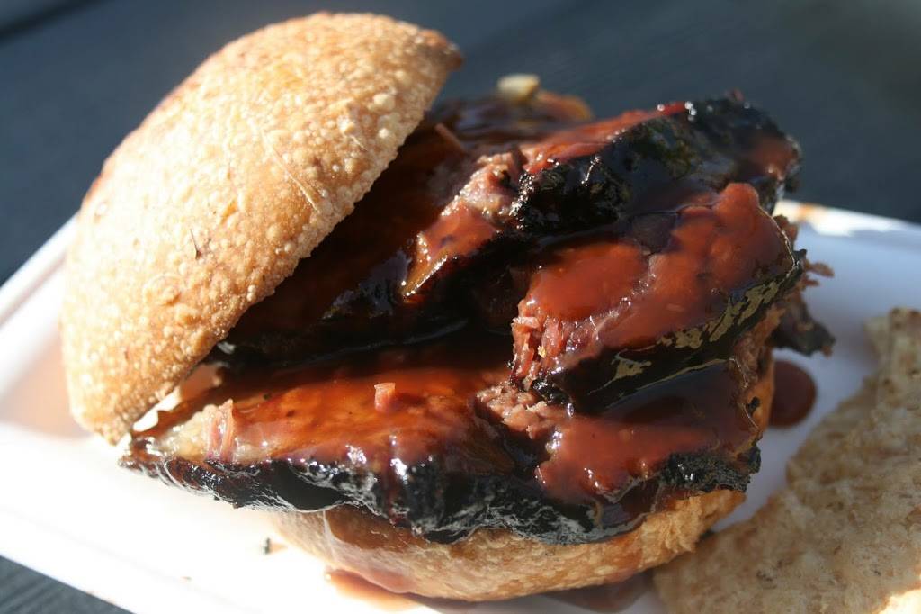 Sparks BBQ, Traverse City | restaurant | 201 E Front St, Traverse City, MI 49684, USA | 2316337800 OR +1 231-633-7800