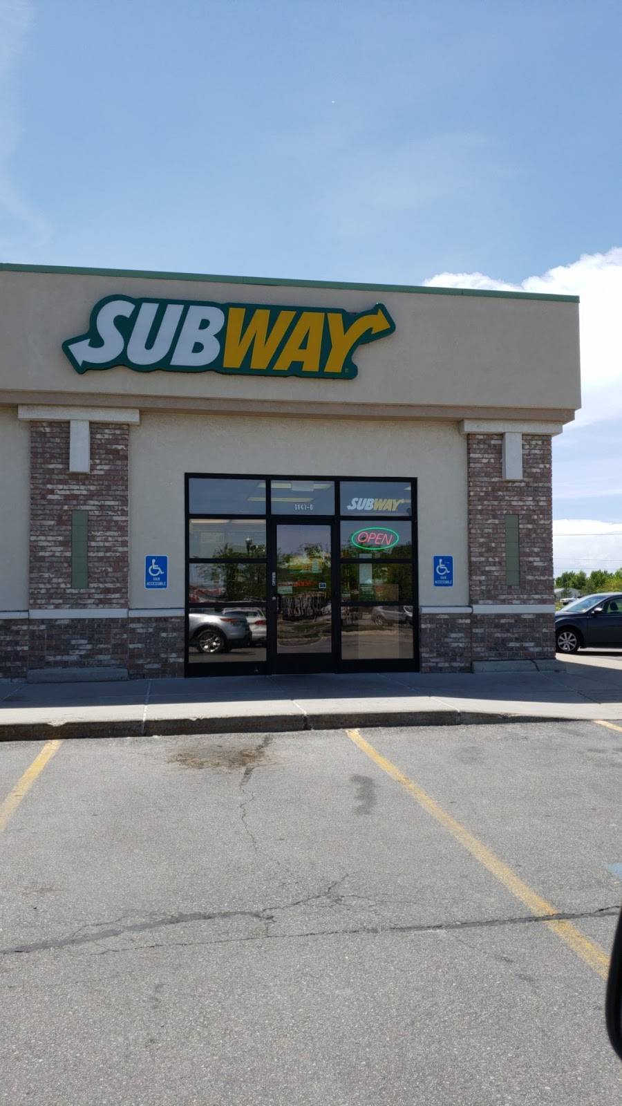 Subway | meal takeaway | 1867 N 2000 W #B, Clinton, UT 84015, USA | 8017740633 OR +1 801-774-0633