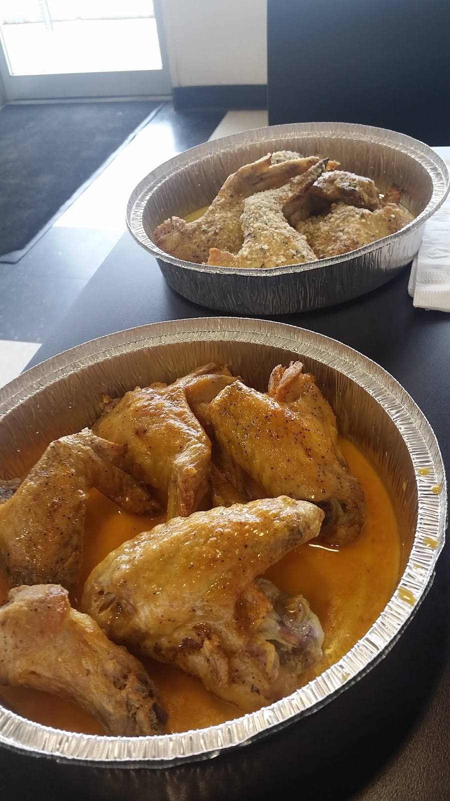 Panoonys Pizza and Wings | restaurant | 1447 E Main St, Brownsburg, IN 46112, USA | 3172863500 OR +1 317-286-3500