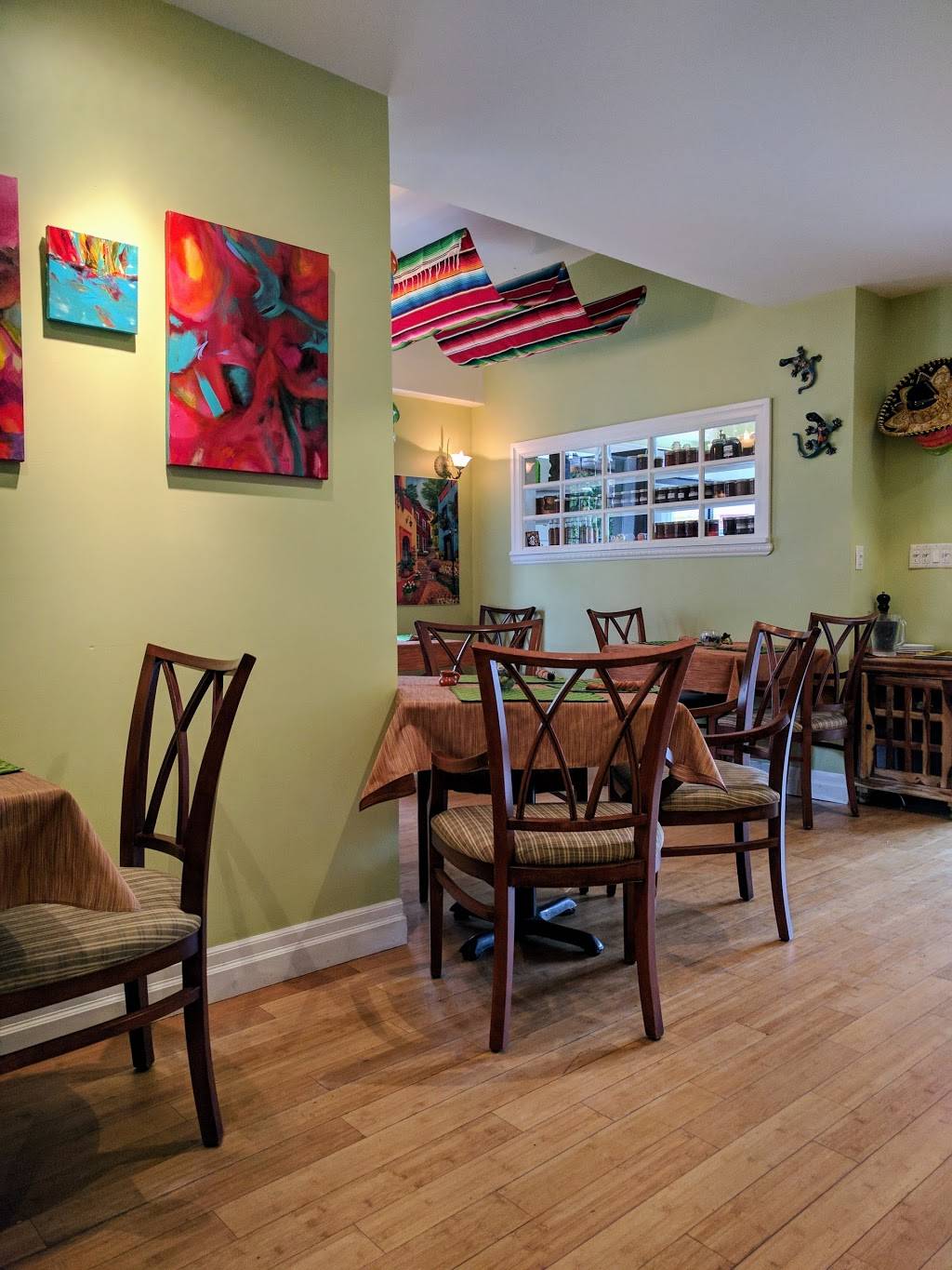 El Pueblito | restaurant | 155 Manitoba St, Bracebridge, ON P1L 2B7, Canada | 7056451935 OR +1 705-645-1935