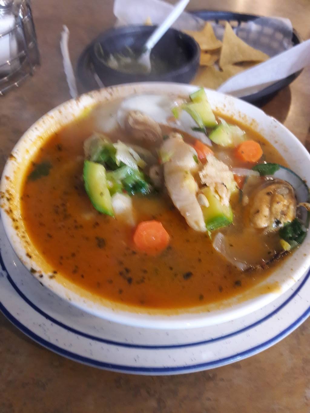 Mama Lupitas | restaurant | 321 Salinas St, Salinas, CA 93901, USA | 8314245300 OR +1 831-424-5300