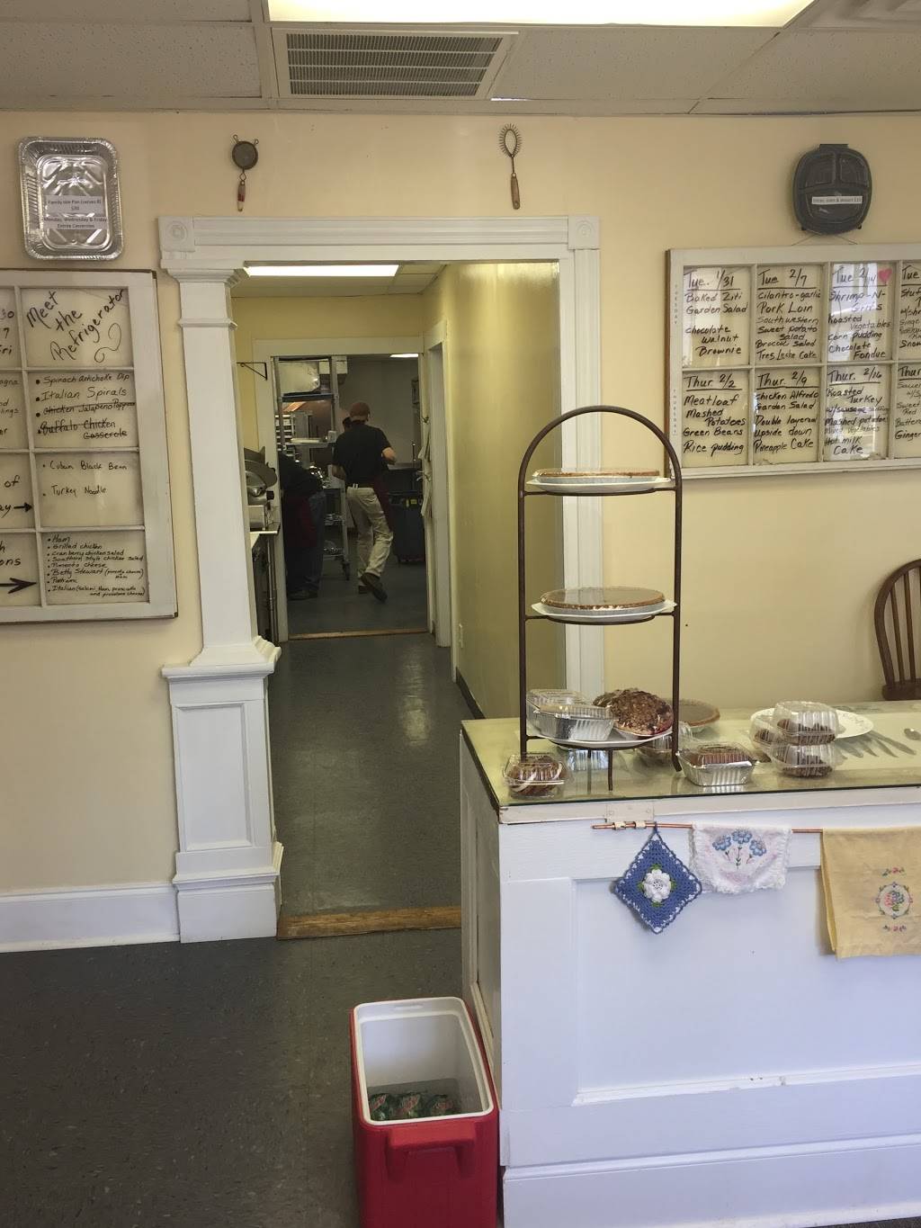 Carryout By Chrislyn | meal takeaway | 128 E 2nd St, Washington, NC 27889, USA | 2523409475 OR +1 252-340-9475