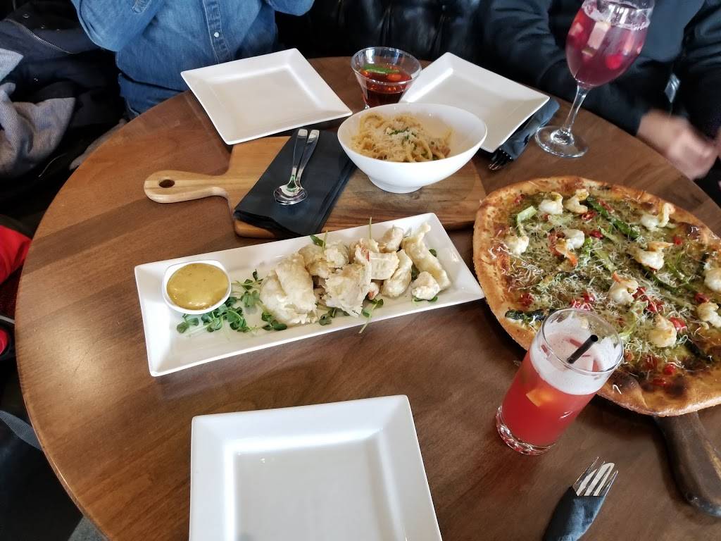 Popeyes Louisiana Kitchen | restaurant | 579 Kerr St #14, Oakville, ON L6K 3E1, Canada | 9053390909 OR +1 905-339-0909