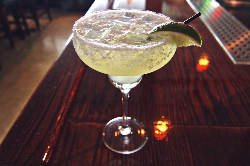 Mangy Dawgs Pub & Grill House | restaurant | 1832 West Army Trail Road, Hanover Park, IL 60133, USA | 6308372233 OR +1 630-837-2233