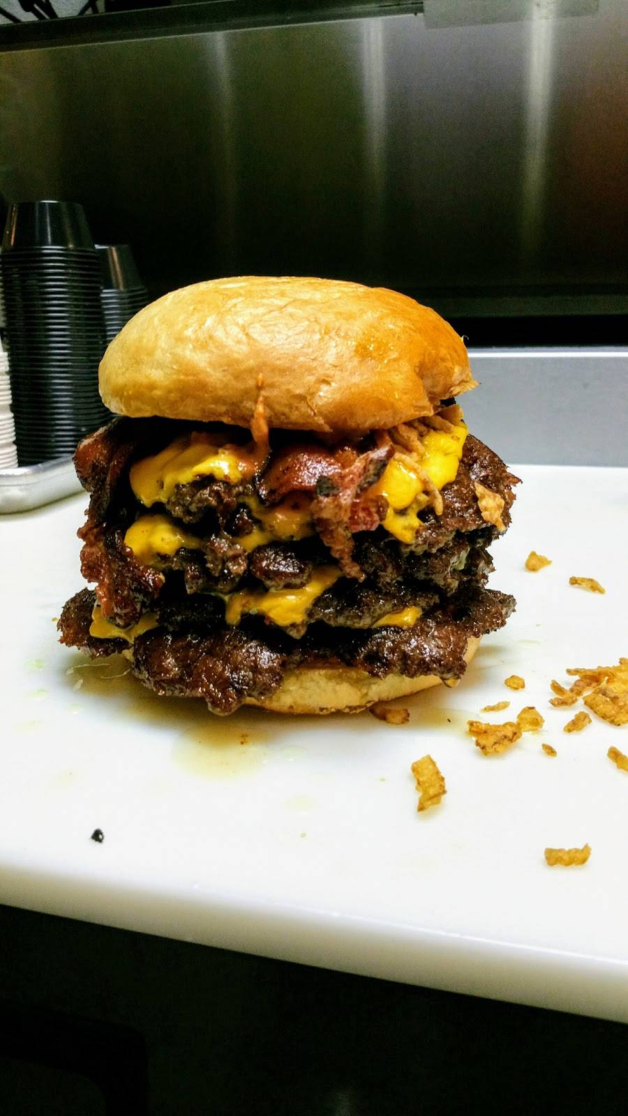 The Sear Shack Burgers and Fries | restaurant | 875 W Poplar Ave Suite 6, Collierville, TN 38017, USA | 9018614100 OR +1 901-861-4100