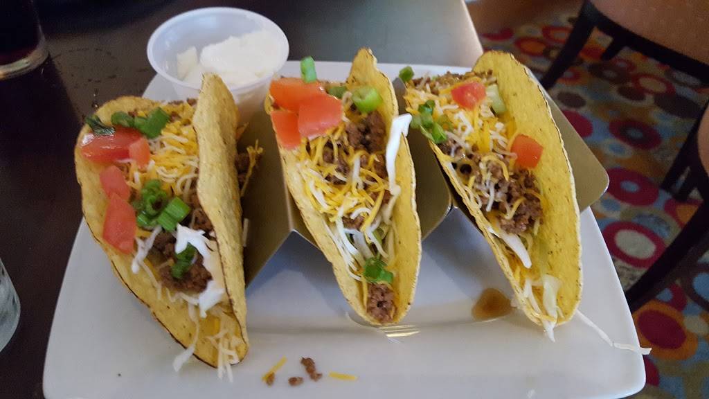 Traders Island Grill | restaurant | 2000 Hotel Plaza Blvd, Lake Buena Vista, FL 32830, USA | 4078282424 OR +1 407-828-2424