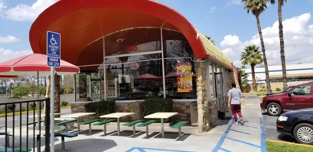 Los Jilbertos Taco Shop Riverside | restaurant | 4458, 1635 University Ave, Riverside, CA 92507, USA | 9516836748 OR +1 951-683-6748