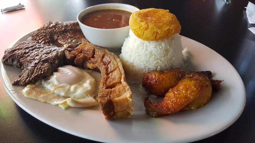 LA FUENTE BAR & RESTAURANT | restaurant | 1166 E Vine St, Kissimmee, FL 34744, USA | 4078470667 OR +1 407-847-0667