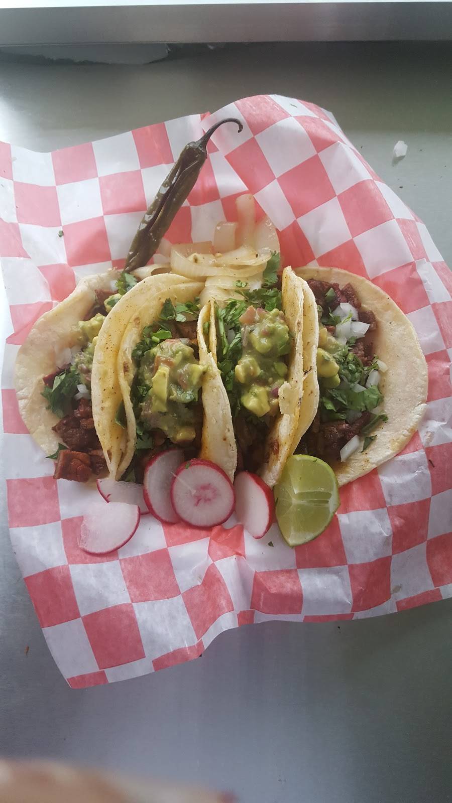Mannys Tacos Xclusivos | restaurant | 1561 E Pawnee St, Wichita, KS 67216, USA | 3166184303 OR +1 316-618-4303