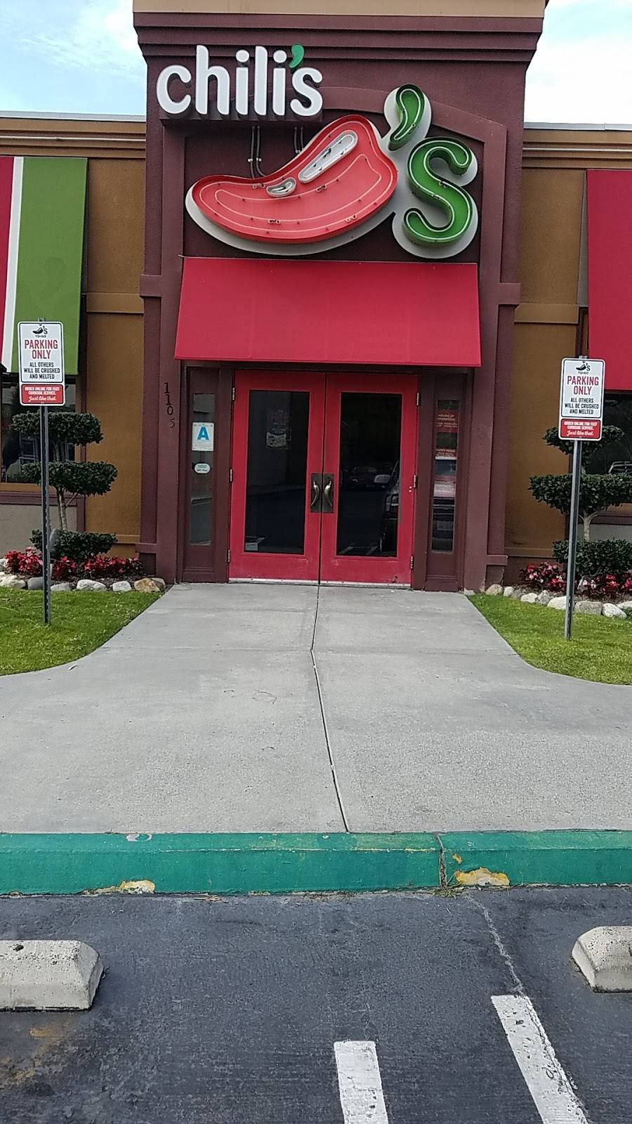 Chilis Grill & Bar | meal takeaway | 1105 W Valley Pkwy, Escondido, CA 92025, USA | 7607375101 OR +1 760-737-5101