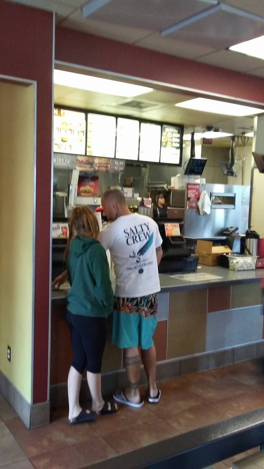 Jack in the Box | restaurant | 21960 Bundy Canyon Rd, Wildomar, CA 92595, USA | 9512457970 OR +1 951-245-7970