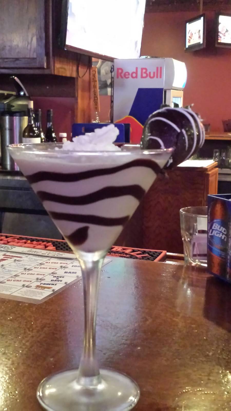 Growlers | restaurant | 2816 Highway Ave, Highland, IN 46322, USA | 2199240245 OR +1 219-924-0245