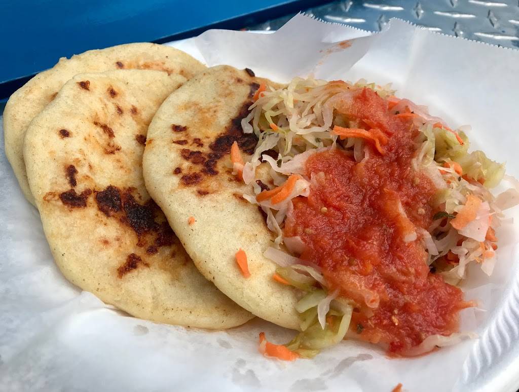 Cielito Salvadoreno | restaurant | 1109 S Cesar E Chavez Dr, Milwaukee, WI 53204, USA | 4145204131 OR +1 414-520-4131