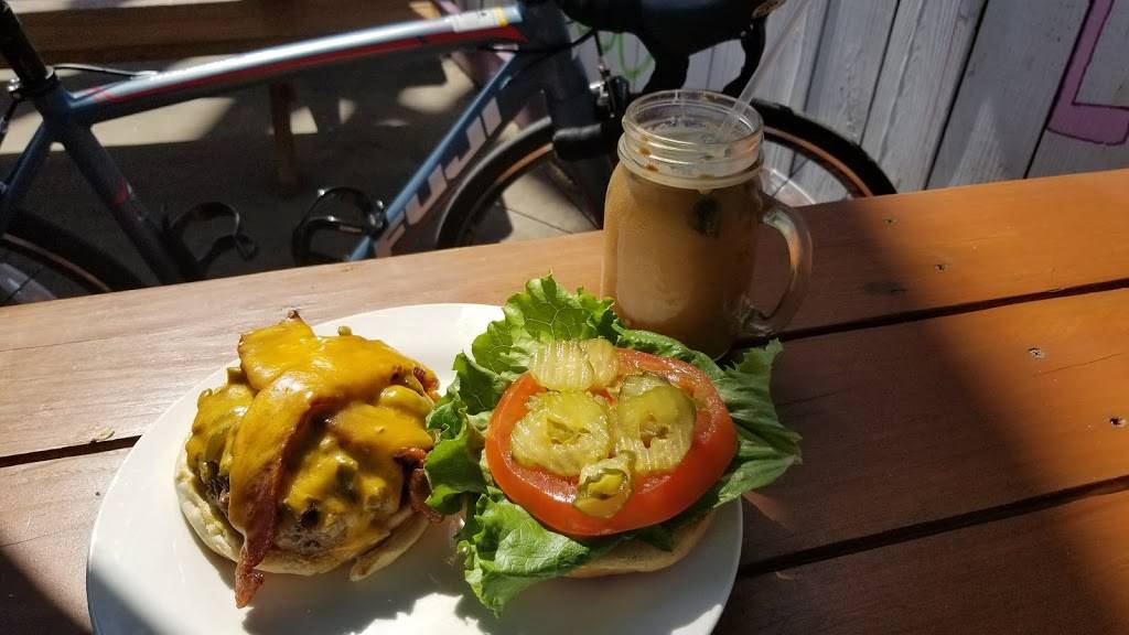 Comfort Cafe | cafe | 111 NW 1st St, Smithville, TX 78957, USA | 5126297065 OR +1 512-629-7065