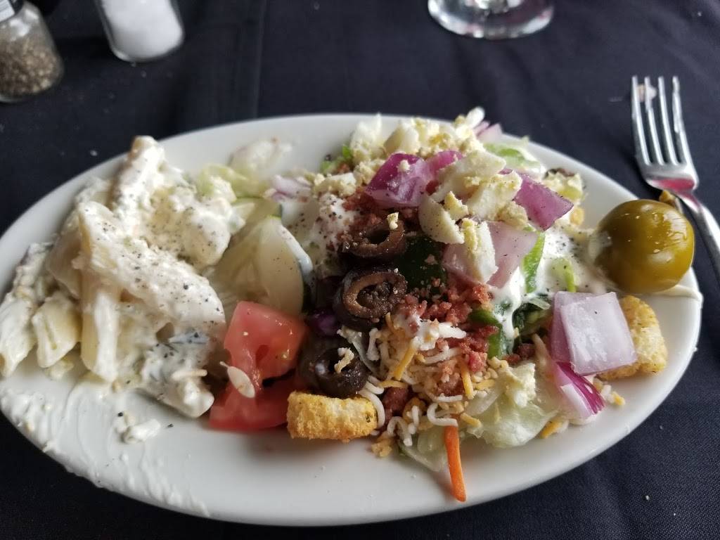 Bud’s Skyline River View | restaurant | 1201 E River Dr, Davenport, IA 52803, USA | 5633235987 OR +1 563-323-5987