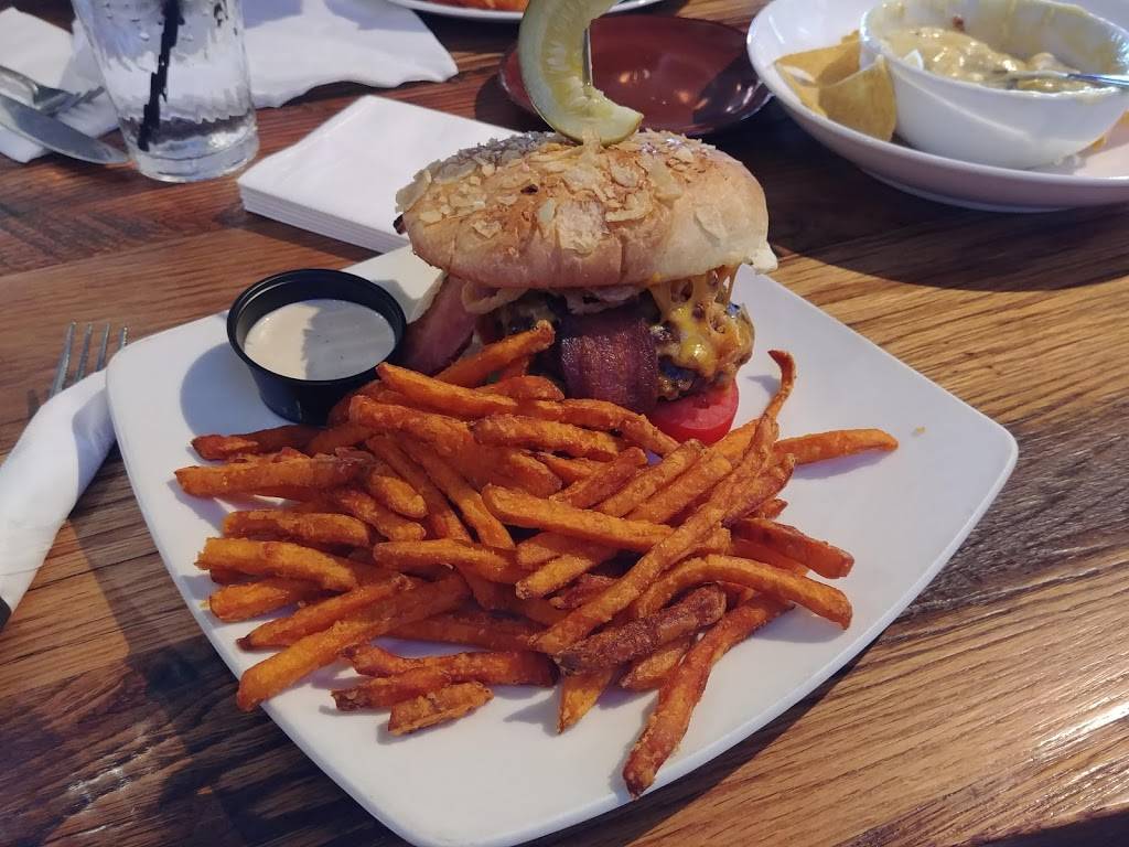 Bandits Grill and Bar | restaurant | 3176 6200 S, Cottonwood Heights, UT 84121, USA | 8019440505 OR +1 801-944-0505