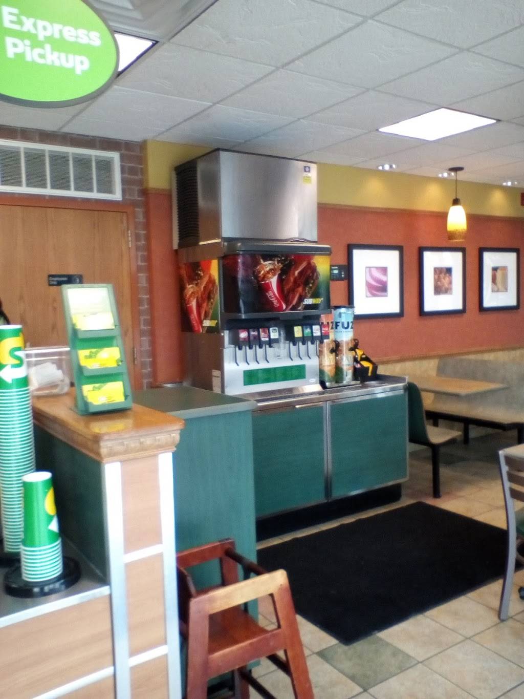 Subway | restaurant | 1601 2nd Ave, Rock Island, IL 61201, USA | 3097949330 OR +1 309-794-9330