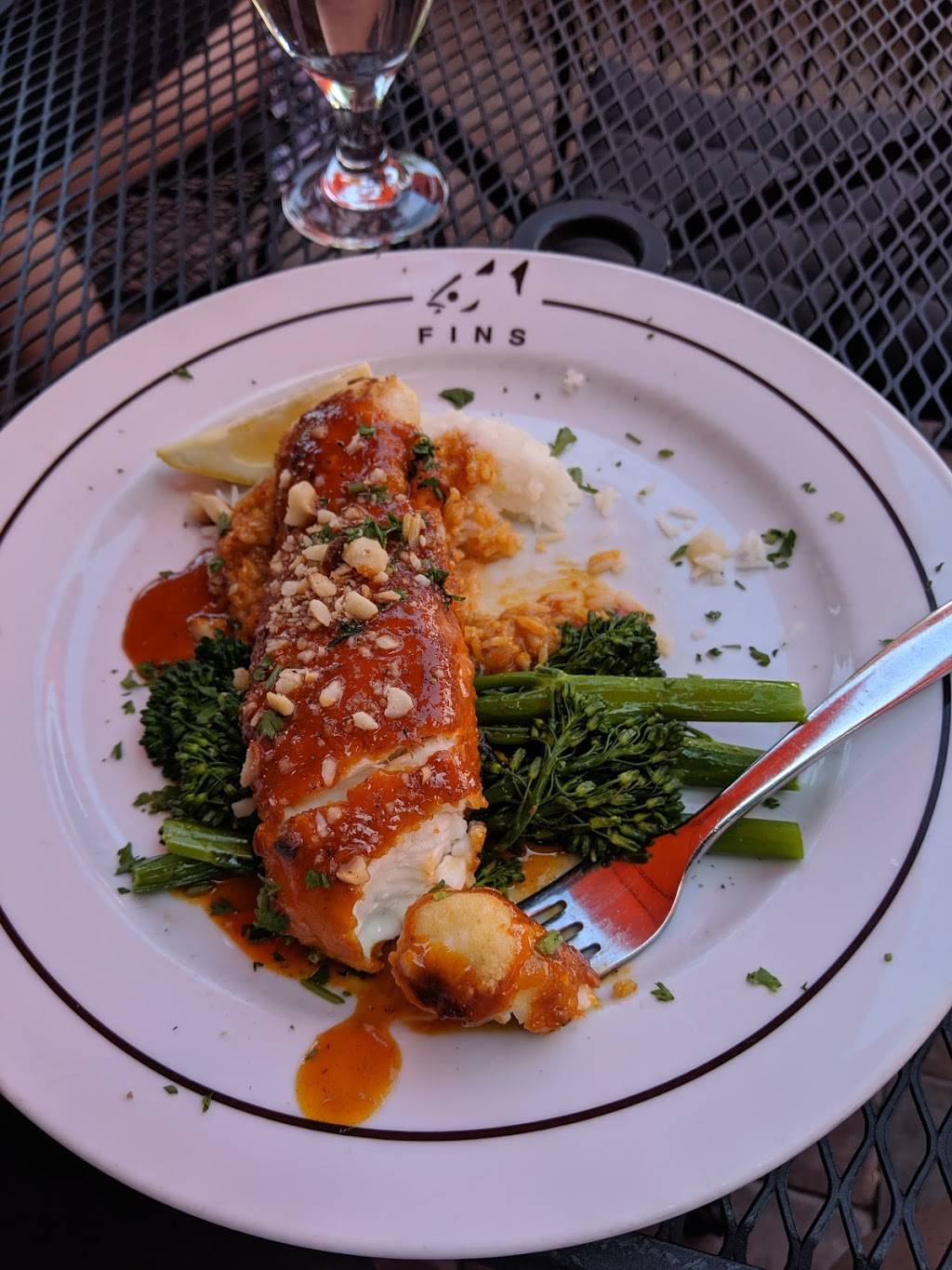 Fins Bistro | cafe | 301 Front St N, Issaquah, WA 98027, USA | 4253920109 OR +1 425-392-0109