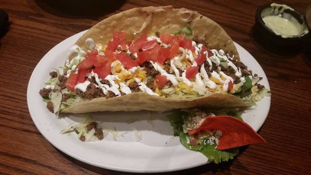 El Toro Mexican Restaurant | restaurant | 120 Commerce St, Clute, TX 77531, USA | 9792655361 OR +1 979-265-5361