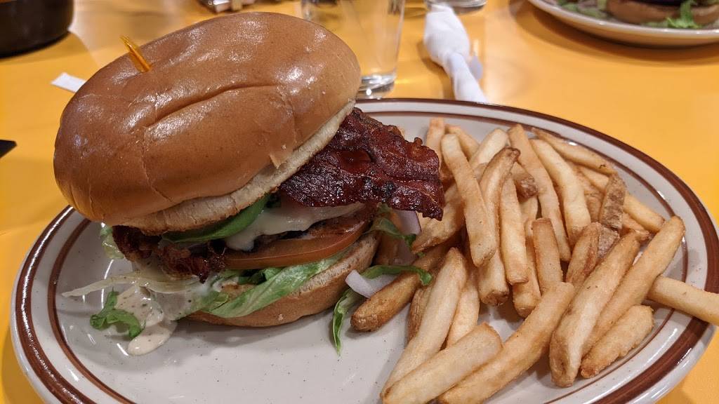 Village Inn | bakery | 4757 Hondo Pass Dr, El Paso, TX 79904, USA | 9157513455 OR +1 915-751-3455