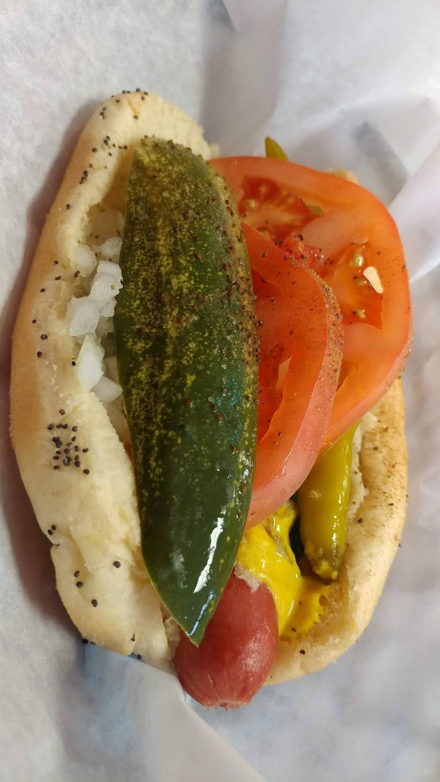 Southtown Hot Dogs | restaurant | 103 E Vallette St, Elmhurst, IL 60126, USA | 6308324550 OR +1 630-832-4550