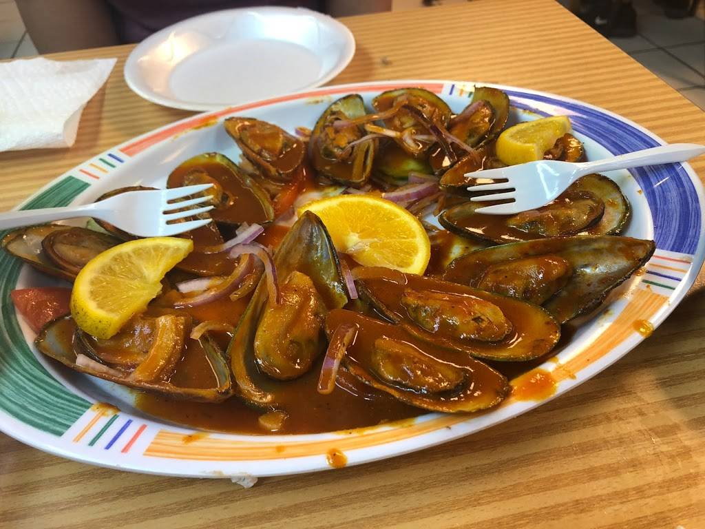 Isla Del Mar # 2 | restaurant | 1300 Glen Rock Ave, Waukegan, IL 60085, USA | 8475996001 OR +1 847-599-6001