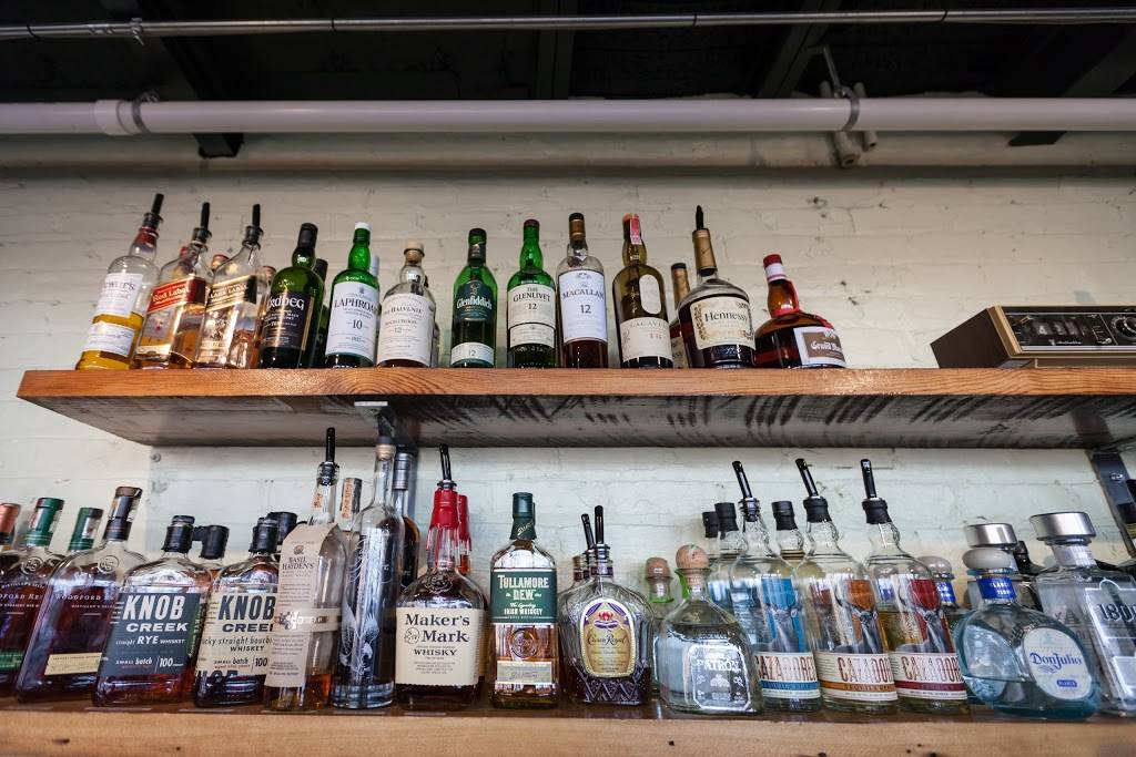 Queen City Radio | restaurant | 222 W 12th St, Cincinnati, OH 45202, USA | 5133810918 OR +1 513-381-0918