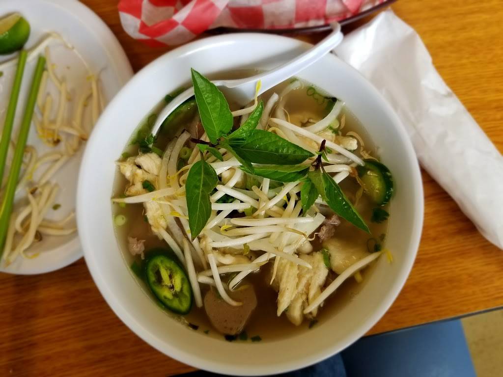 Pho Quan Viet Cuisine | restaurant | 1301 Vandiver Dr j, Columbia, MO 65202, USA | 5734490504 OR +1 573-449-0504