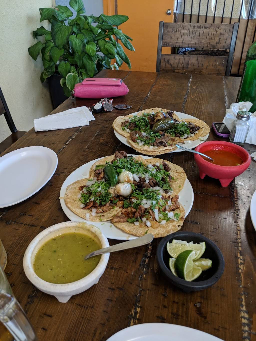 La Tienda Mexicana Las isabelas | restaurant | 305 1st Ave SW, Hickory, NC 28602, USA | 8283241606 OR +1 828-324-1606