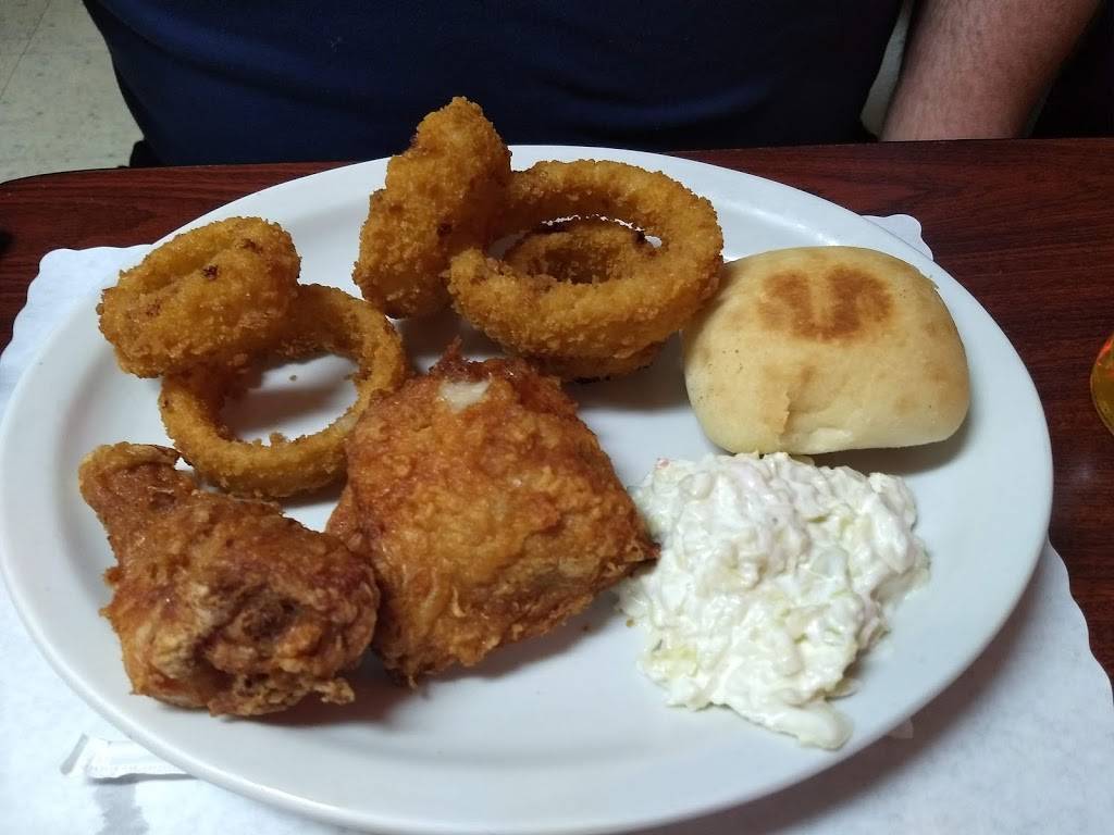 Vs Grill and Pub | restaurant | 311 1st St, Darwin, MN 55324, USA | 3206933333 OR +1 320-693-3333