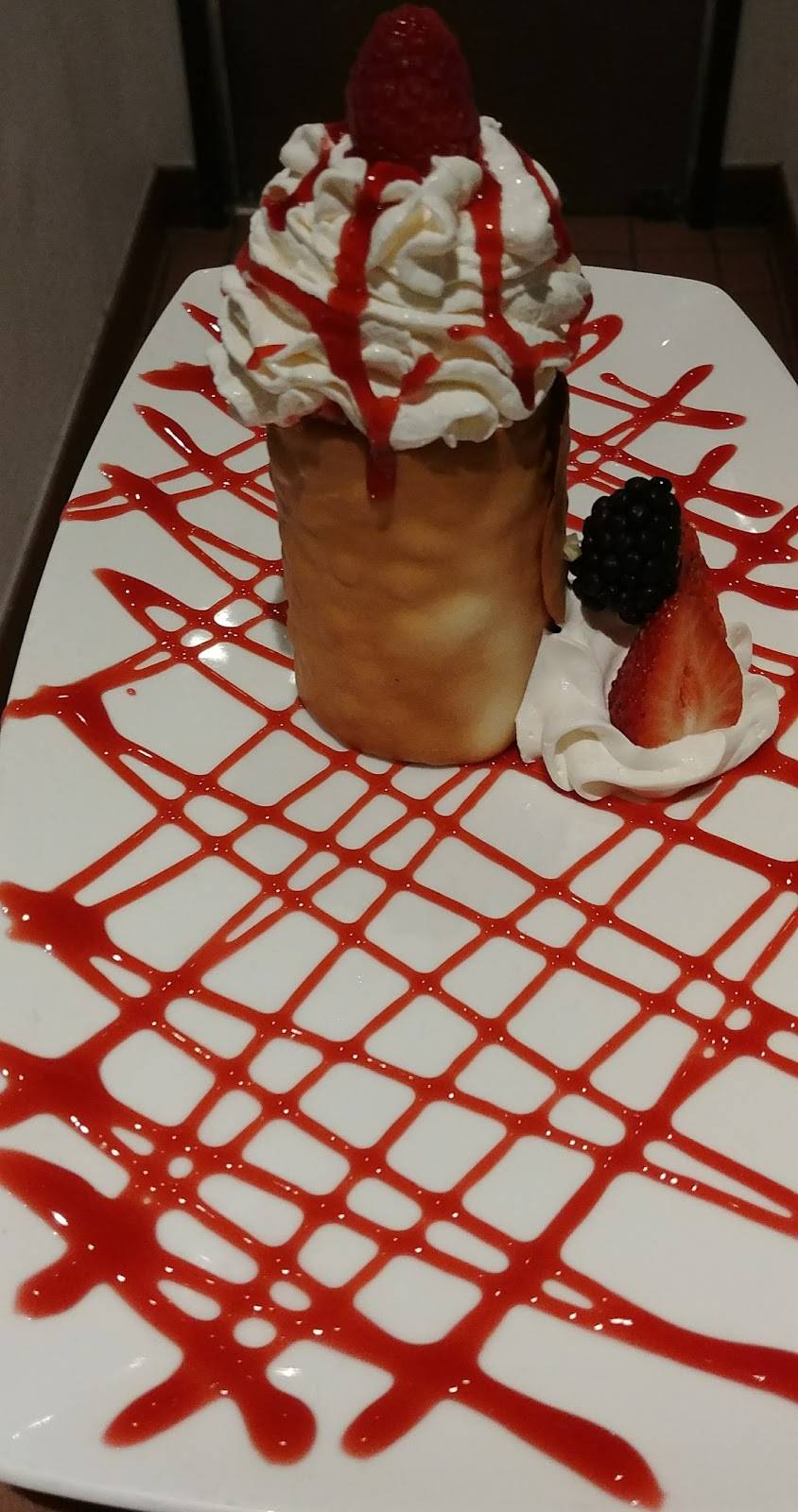 R Bar and Grill | restaurant | 2401 E Lamar Blvd, Arlington, TX 76006, USA | 8176404711 OR +1 817-640-4711