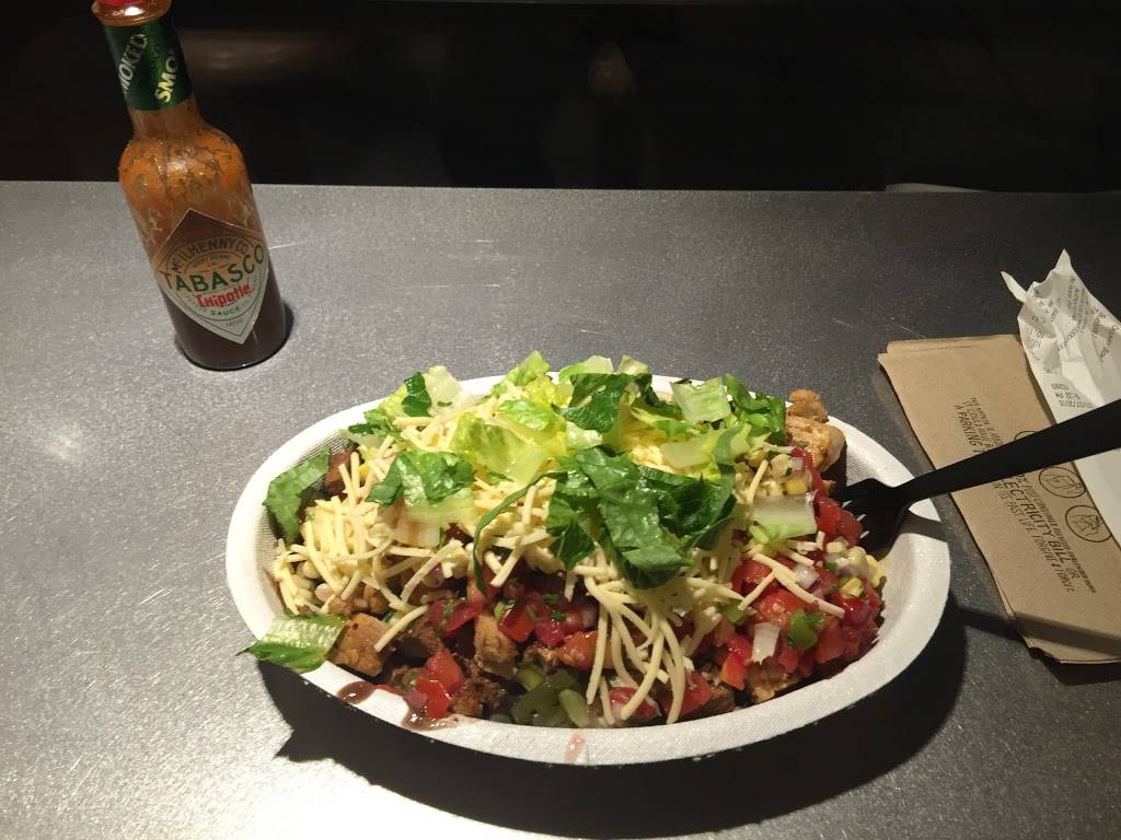 Chipotle Mexican Grill | restaurant | 1072 Don Mills Rd, North York, ON M3C 0H8, Canada | 4163319701 OR +1 416-331-9701