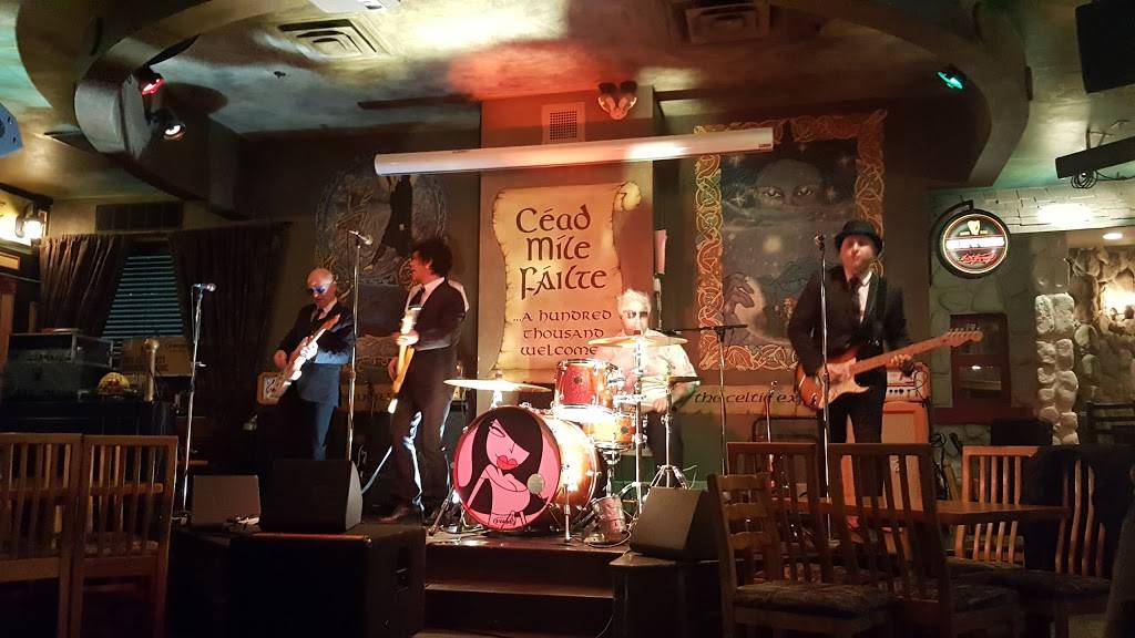 Failte Irish Pub | restaurant | 201 City Centre Dr, Mississauga, ON L5B 4E4, Canada | 9052762212 OR +1 905-276-2212