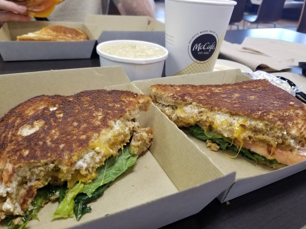 Cheesy Street Grill | restaurant | 117 Massachusetts Turnpike, Natick, MA 01760, Natick, MA 01760, USA | 6176064446 OR +1 617-606-4446