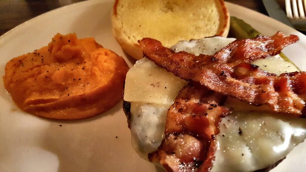 Shady Grove | restaurant | WI-65, Ellsworth, WI 54011, USA | 7152733787 OR +1 715-273-3787