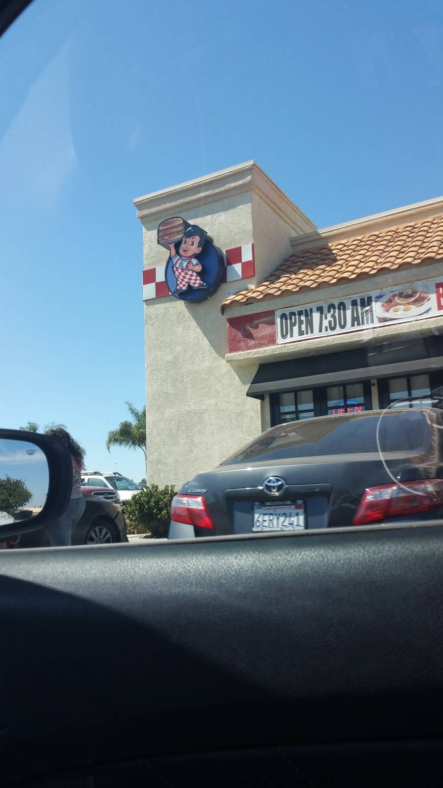 Big Boy | restaurant | 3939 Ming Ave, Bakersfield, CA 93309, USA | 6618330780 OR +1 661-833-0780