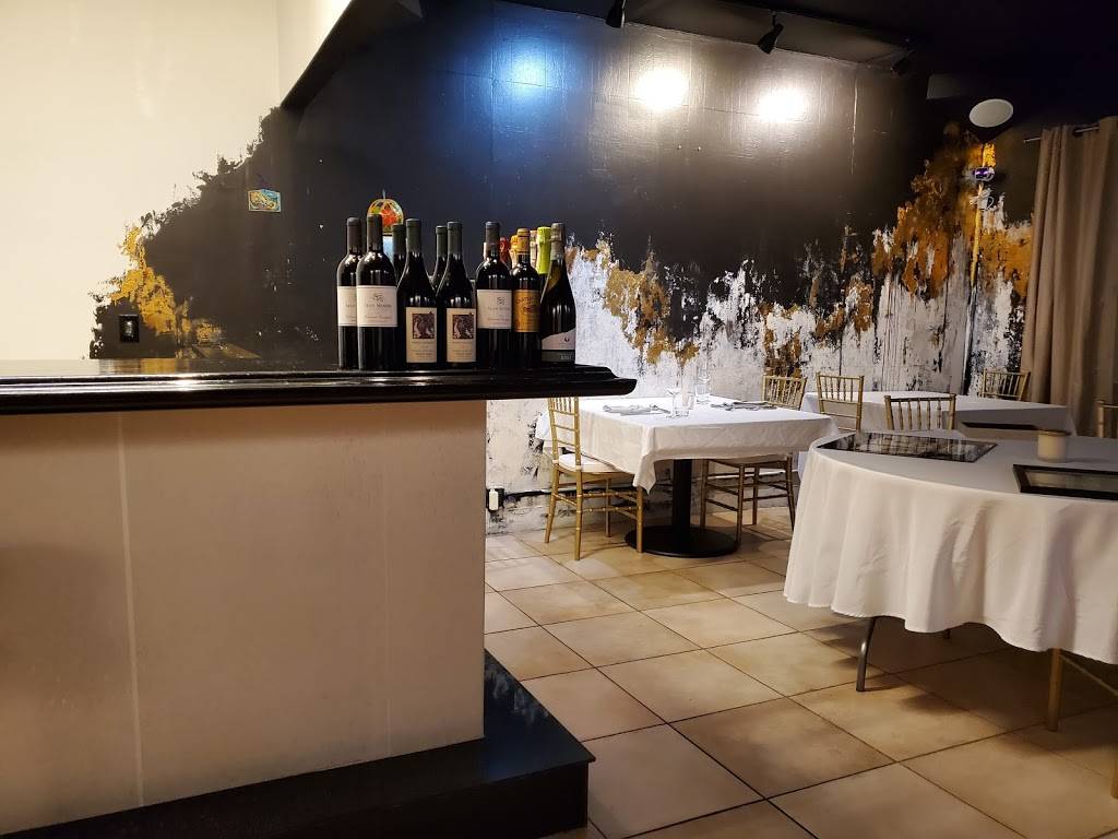 Hyde N Chic Restaurant | restaurant | 923 Creech Rd, Naples, FL 34105, USA | 2394043065 OR +1 239-404-3065