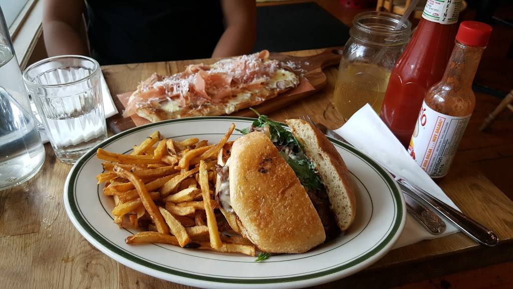 Zona Sur Bar Bistro | restaurant | 4314 4th Ave, Brooklyn, NY 11220, USA | 7187881606 OR +1 718-788-1606