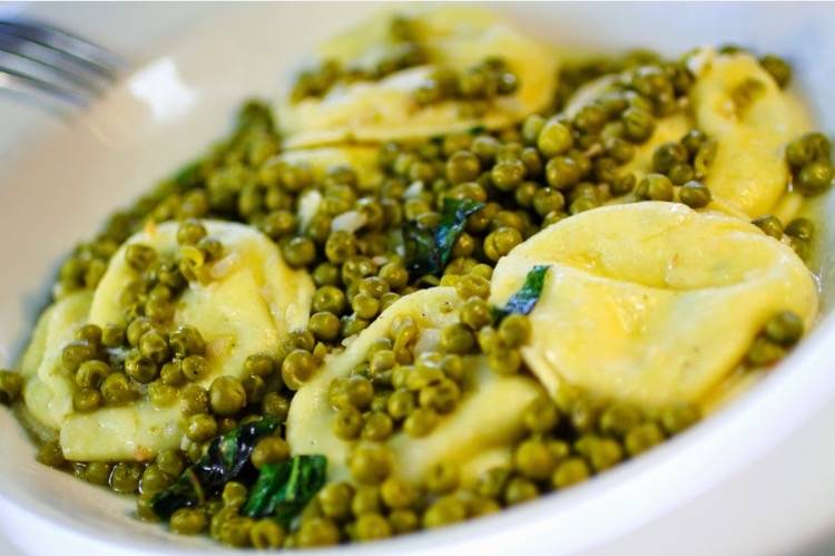 The RoadHouse | restaurant | 1400 Clove Rd, Staten Island, NY 10301, USA | 7184470033 OR +1 718-447-0033