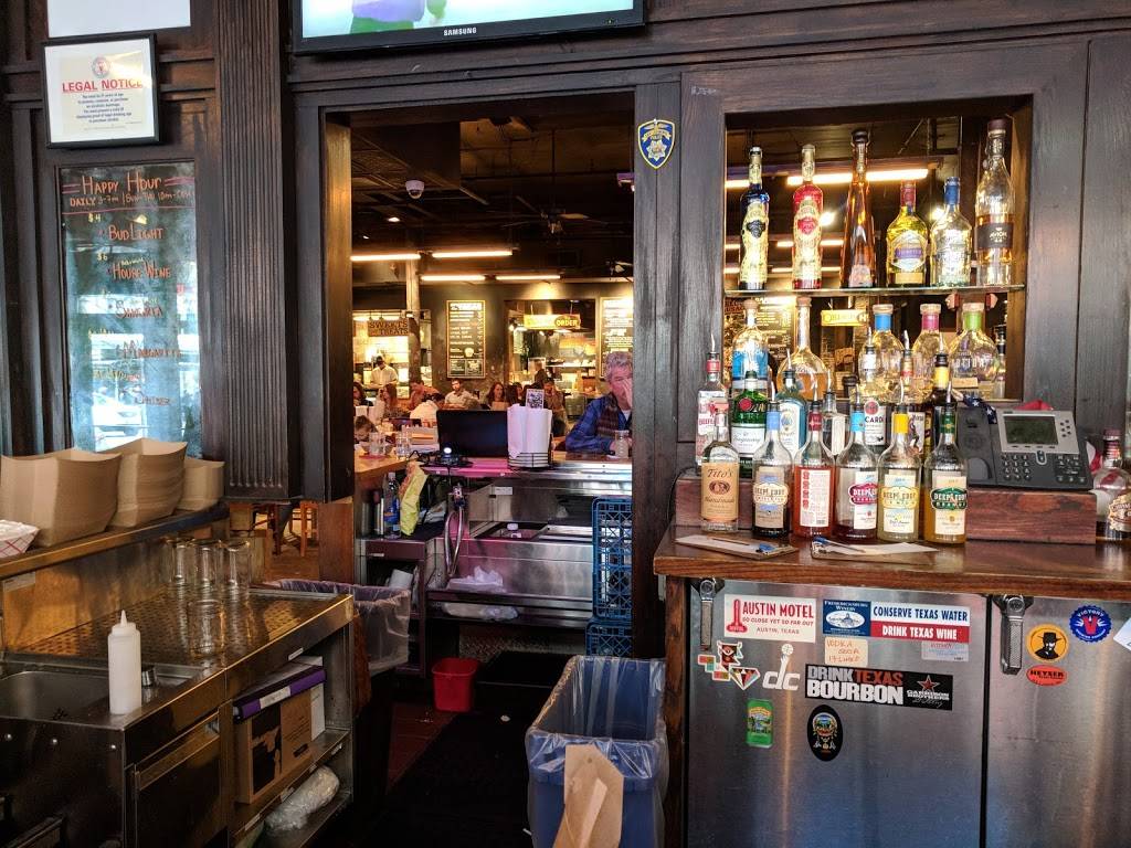 Hill Country Barbecue Market | restaurant | 410 7th St NW, Washington, DC 20004, USA | 2025562050 OR +1 202-556-2050