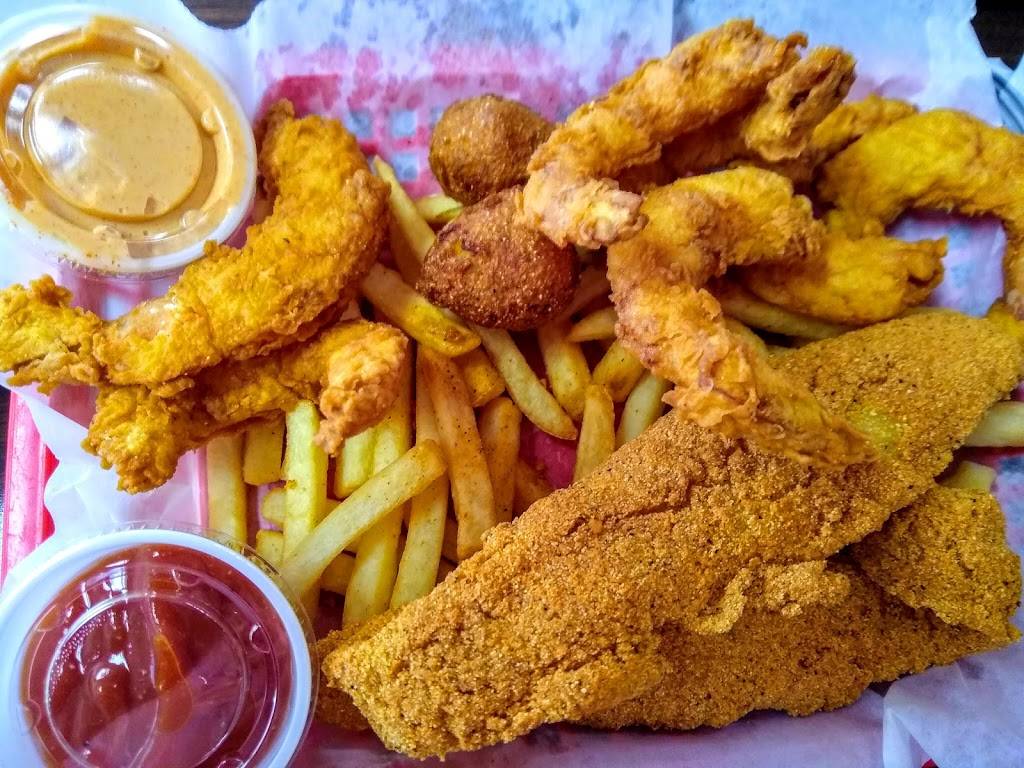 Sams Southern Eatery | restaurant | 420 S Green River Rd, Evansville, IN 47715, USA | 8124012220 OR +1 812-401-2220