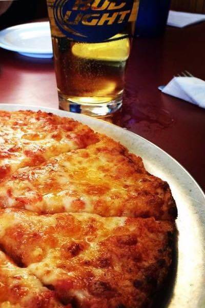 Emmas Pub & Pizza | restaurant | 128 Broad St, Bridgewater, MA 02324, USA | 5086976674 OR +1 508-697-6674