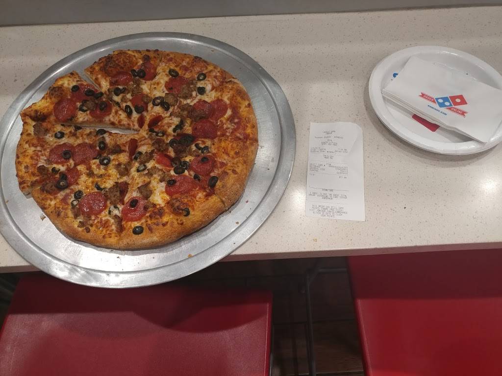 Dominos Pizza | meal delivery | 14550 Chase St # 78, Panorama City, CA 91402, USA | 8188917991 OR +1 818-891-7991