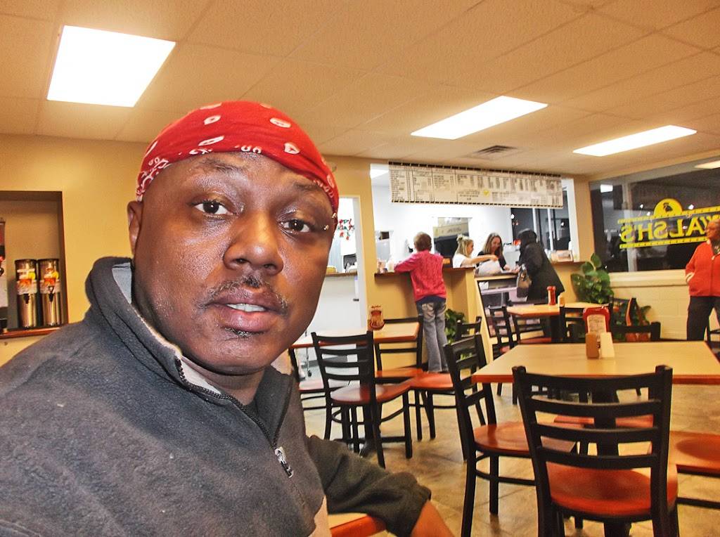 Walshs Chicken & More | restaurant | 24 W Church St, Martinsville, VA 24112, USA | 2766321146 OR +1 276-632-1146