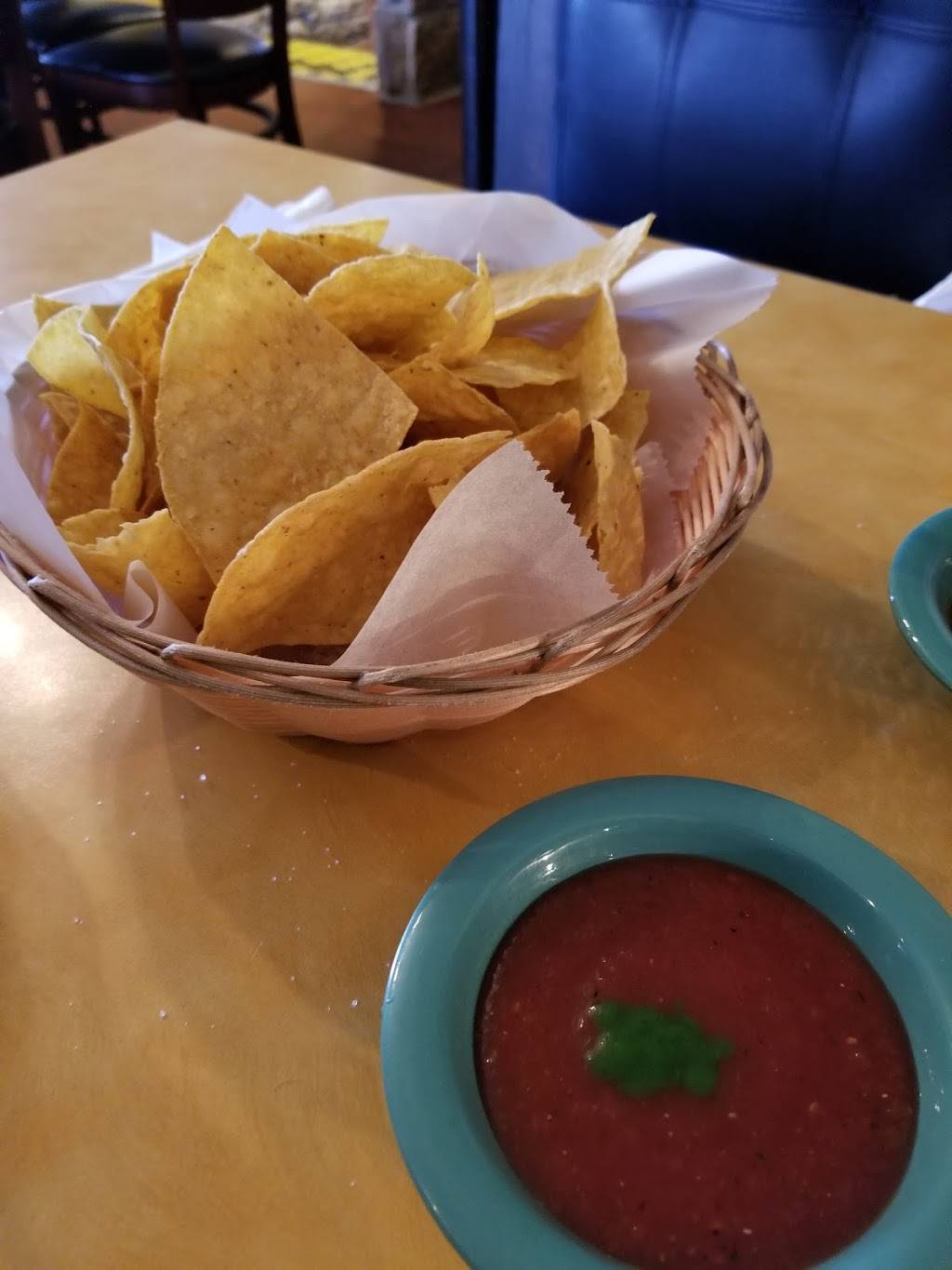 El Maguey | restaurant | 2201 N Belt Hwy, St Joseph, MO 64506, USA | 8162325601 OR +1 816-232-5601