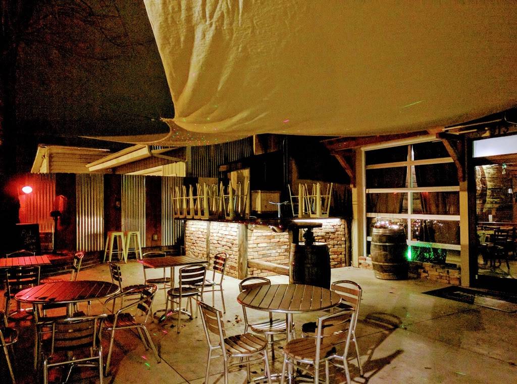 913 Whiskey Bar And Southern Kitchen | restaurant | 913 S Chapman St, Greensboro, NC 27403, USA | 3366174291 OR +1 336-617-4291