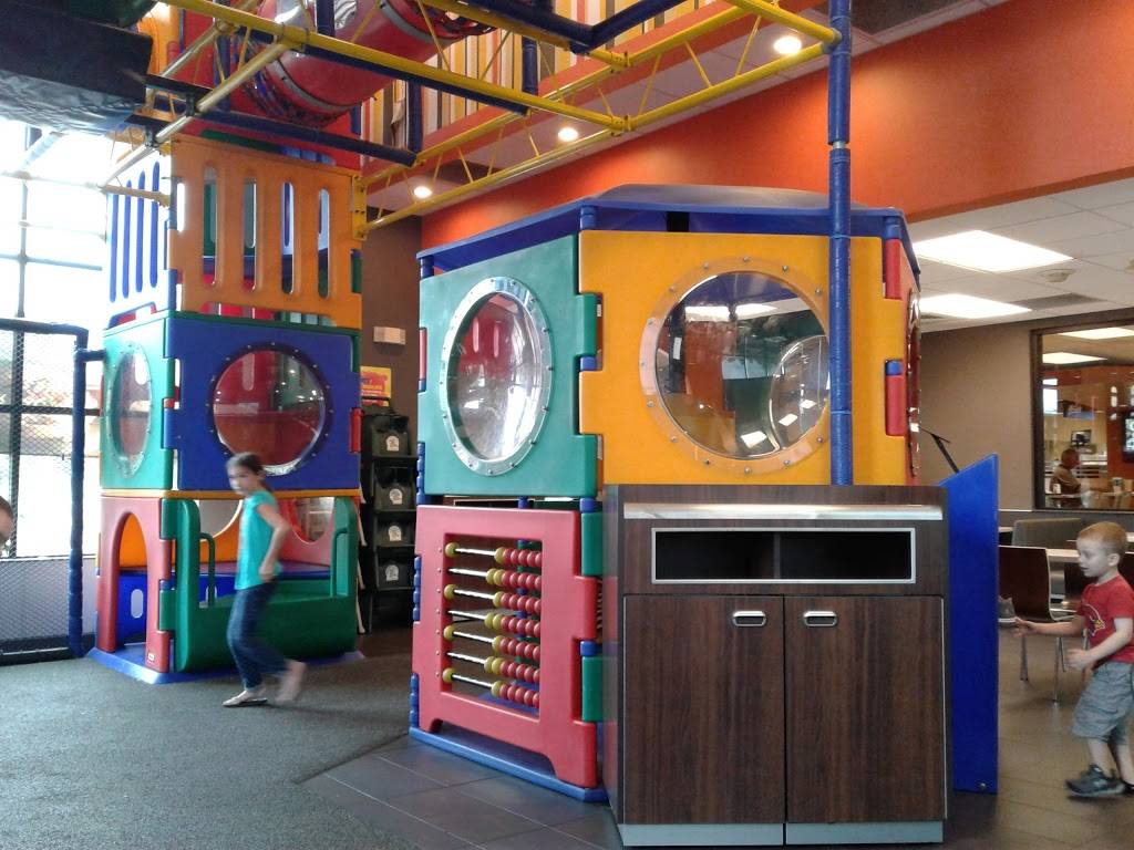 McDonalds | cafe | 3310 E 22nd St, Tucson, AZ 85713, USA | 5203256581 OR +1 520-325-6581