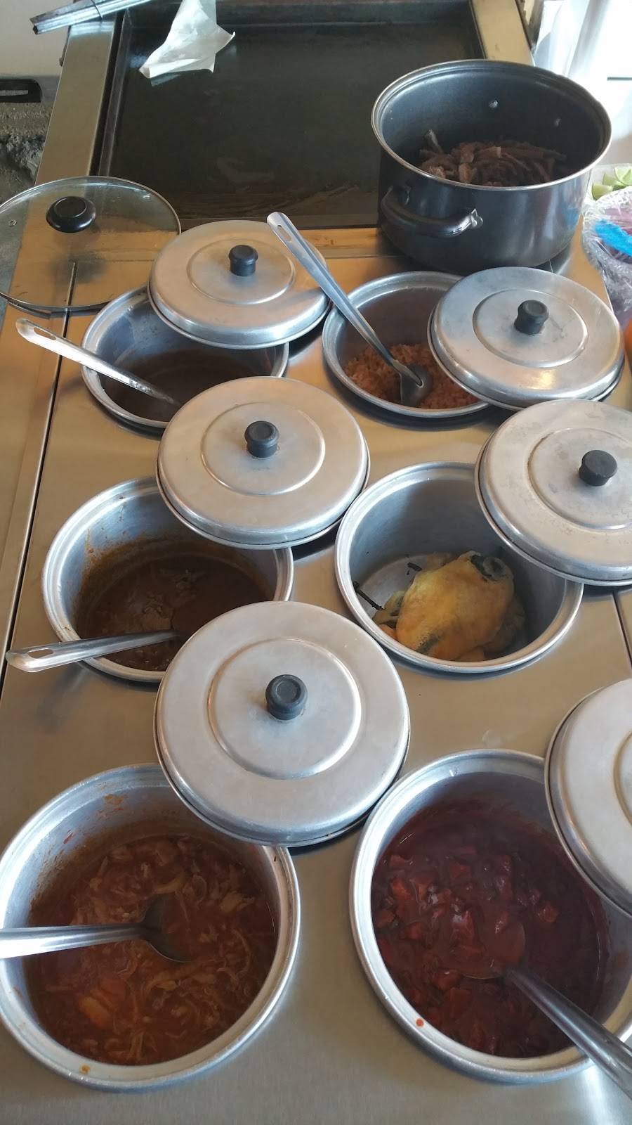 Tacos El Costeño | restaurant | Hacienda Las Delicias, 22160 B.C., Mexico | 016644836503 OR +52 664 483 6503